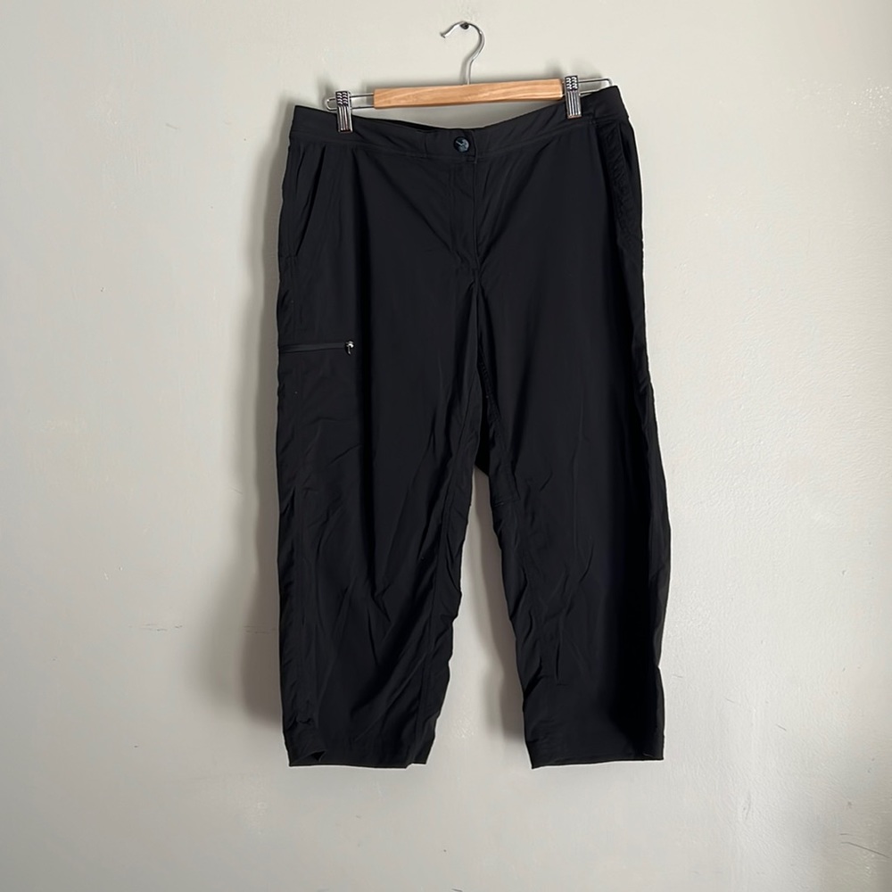 LL Bean Black Capri Pants women size 12 Regular